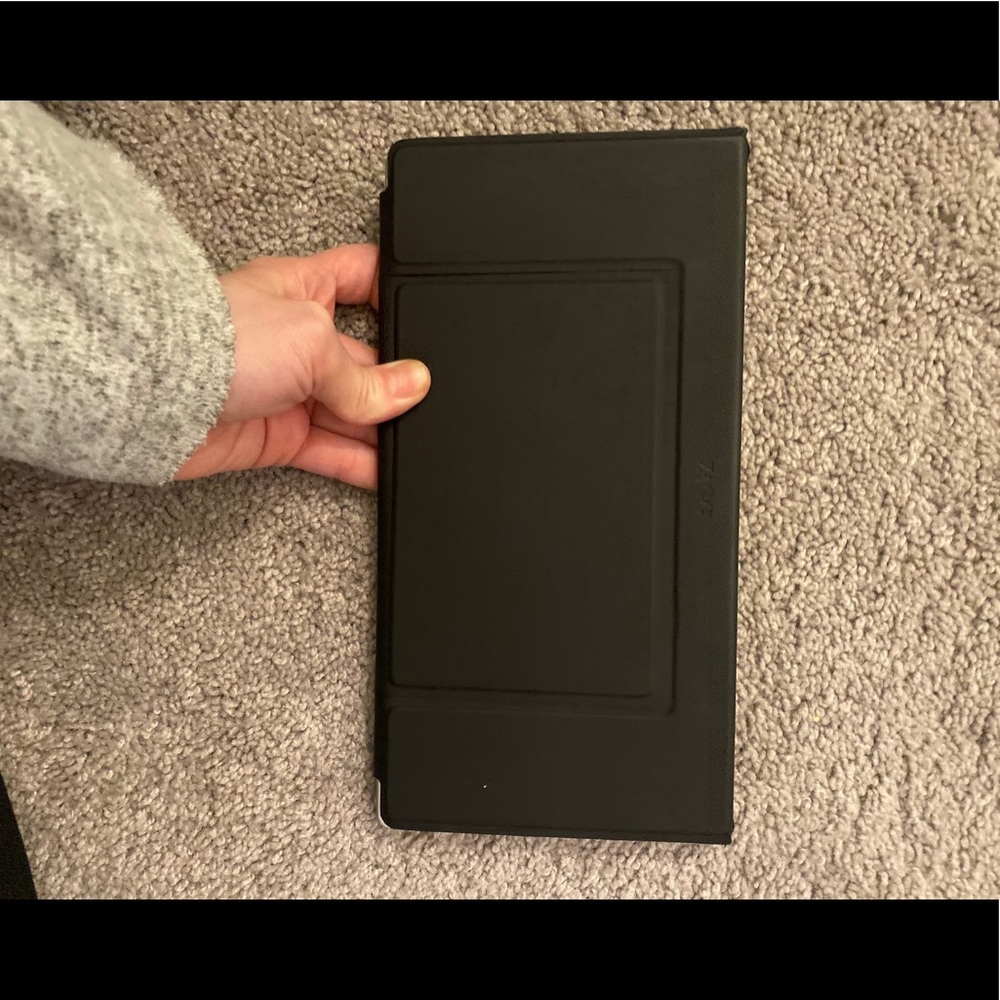 Zagg Wireless Keyboard And Protective Case - image 7